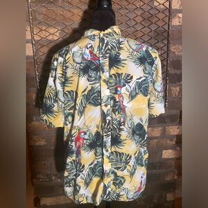 Margaritaville Button Down Hawaiian Shirt M